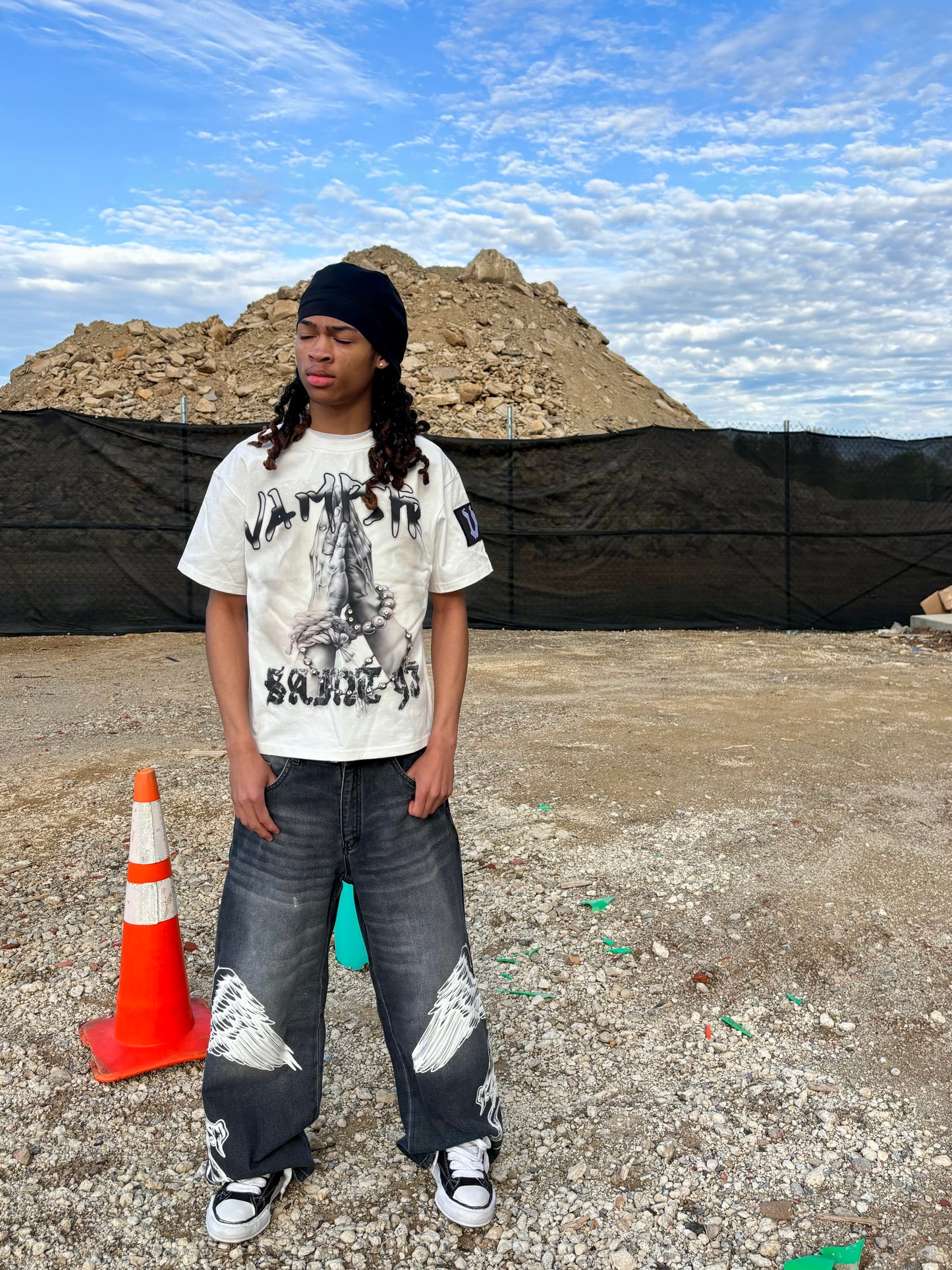 GODS HANDS TEE