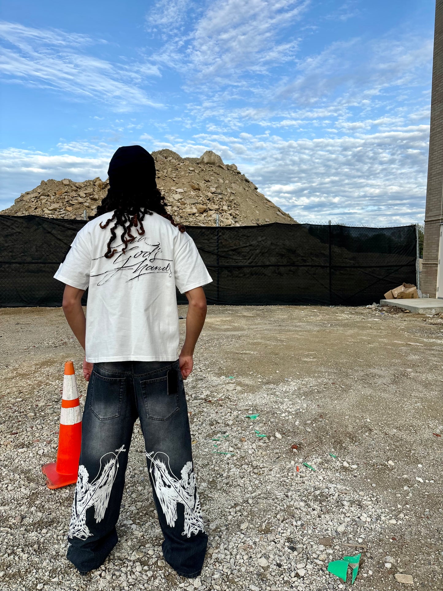 GODS HANDS TEE